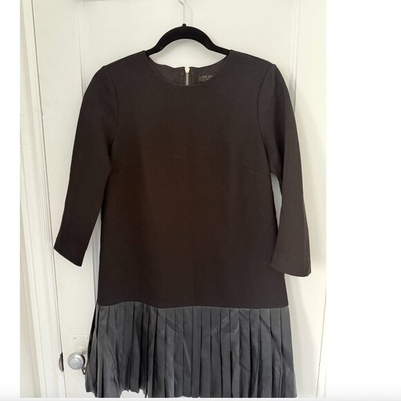 Ted Baker - Black Long Sleeve Faux Leather Pleated Dress - Size 6 - Like New! - Picture 1 of 1